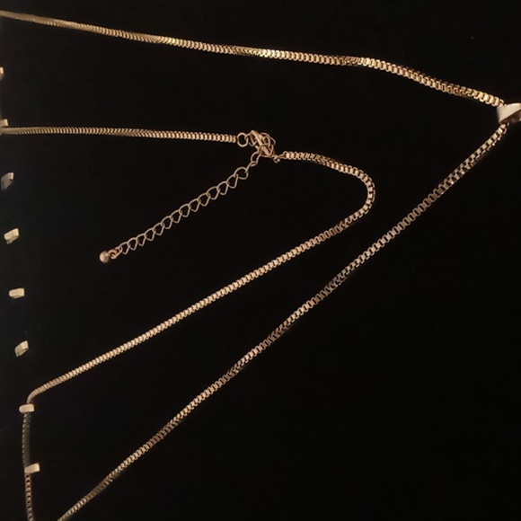 Lovita  & co square chain circle pendant with floating agate & wooden beaded - Picture 2 of 6